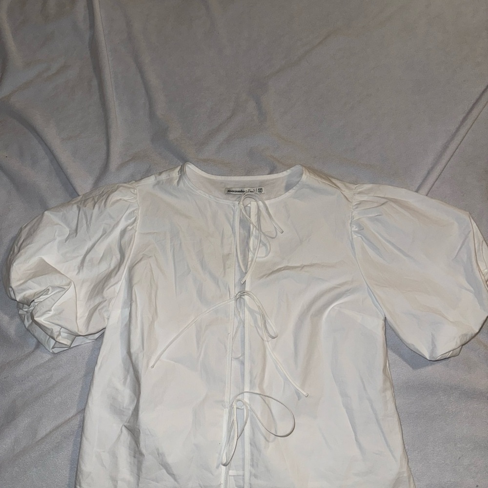 White Puff Sleeve Blouse NWT Abercrombie and fitch 100% cotton XXS